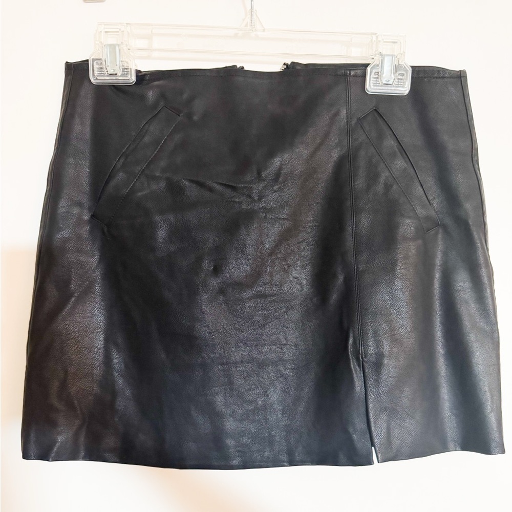 Vici Black Mini Leather Skirt Size Small